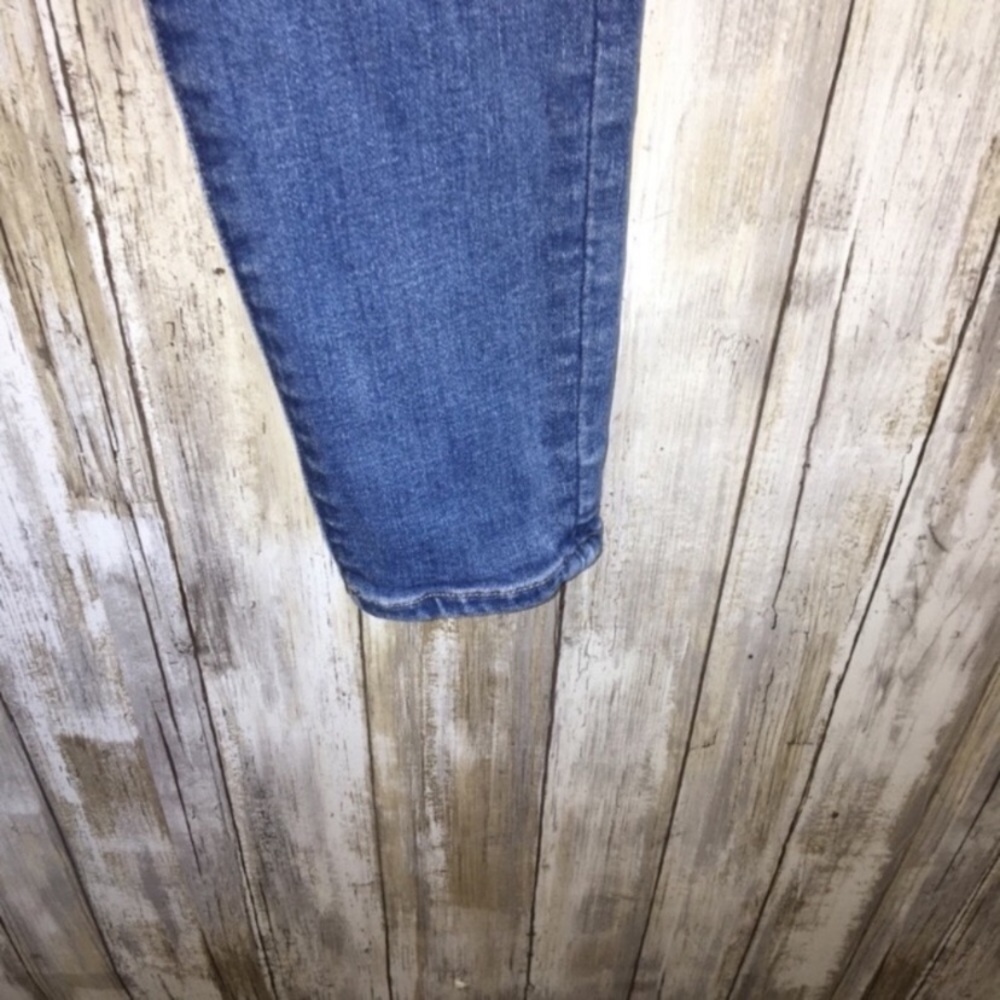 American Eagle Medium Wash Ne(x)t Level Stretch Jegging - Picture 2 of 6